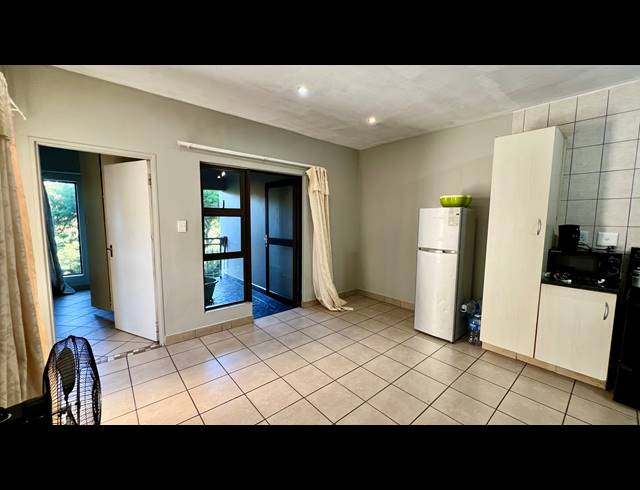 1 BEDROOM APARTMENT TO LET IN SONHEUWEL